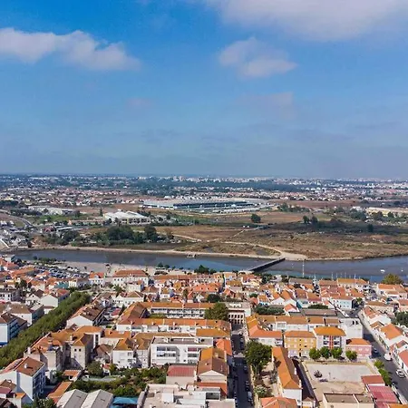 Bright And Modern Flat With Air-con And Free Parking *