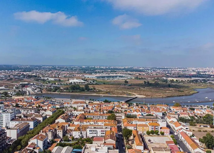 Bright And Modern Flat With Air-con And Free Parking *